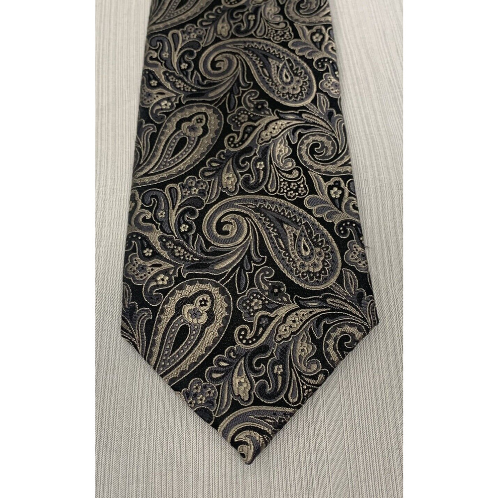 Chaps 100% Silk Tie,‎ Paisley print Black Gray Tan colors, 61 inches